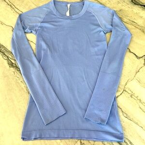 Lululemon Periwinkle Swiftly Long Sleeve Tee in Periwinkle, Size 4